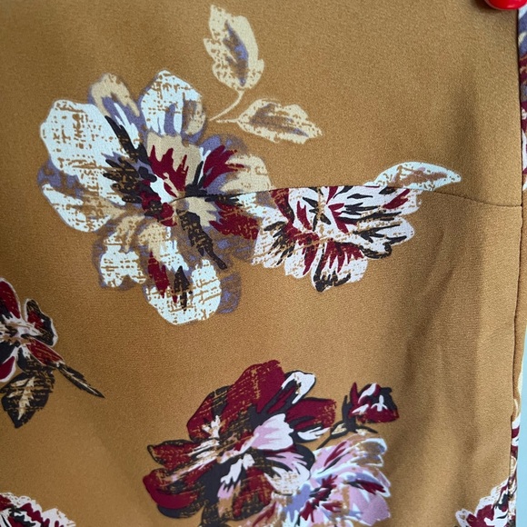 Maurices Size 0 cognac tank with floral print - Picture 3 of 5